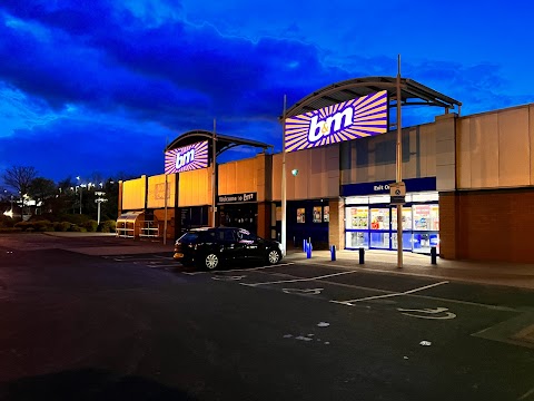 B&M Store