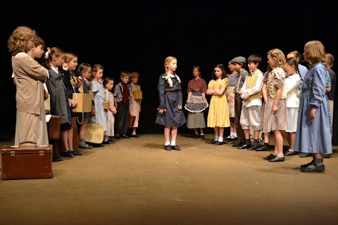 Shine On Stage - STROUD STAGE SCHOOL - Performing arts for young people