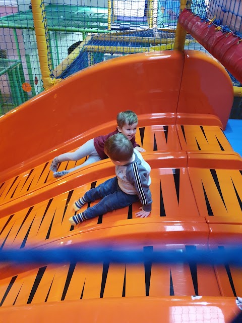 Curly Whirleez Play Centre
