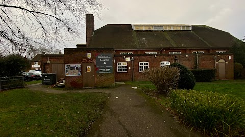 Hatch End Swimming Pool