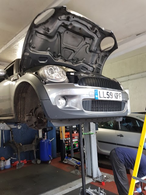 GRAYS TYRES & SERVICING TWICKENHAM