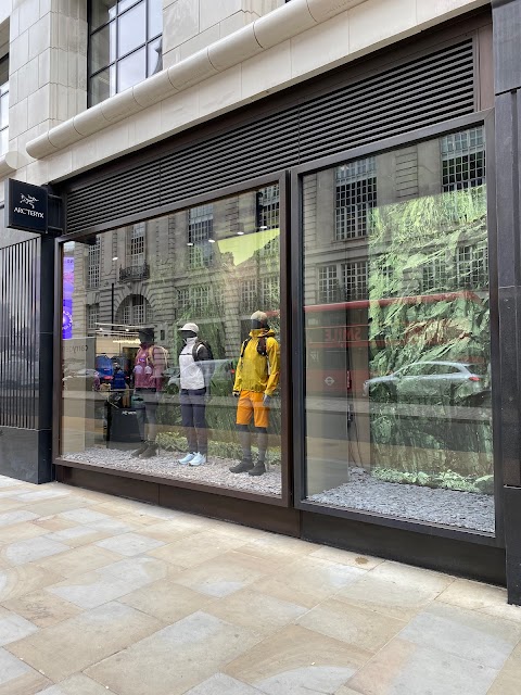 Arc'teryx Piccadilly London Store