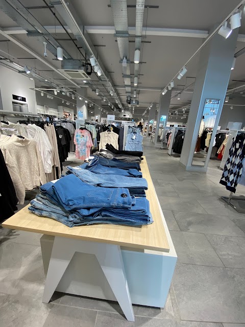 H&M