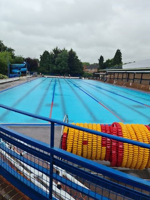 Woodgreen Leisure Centre