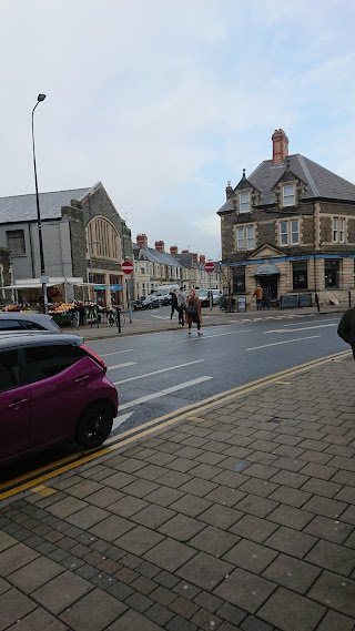 Specsavers Opticians and Audiologists - Albany Road