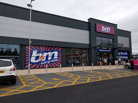 B&M Store