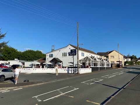 Tafarn Y Deri (Llanedi)