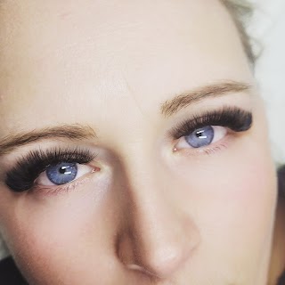 lashes_bytracey