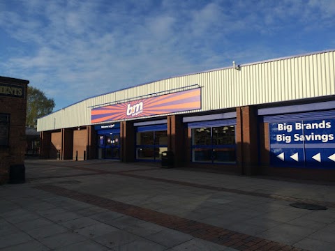 B&M Store