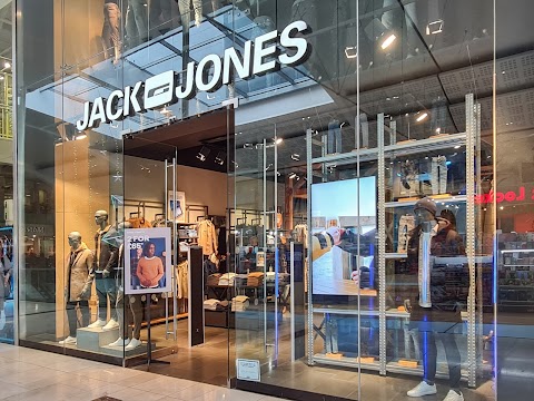 JACK & JONES