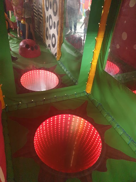 Grass Hoppers Indoor & Outdoor Play (Tong Garden Centre)