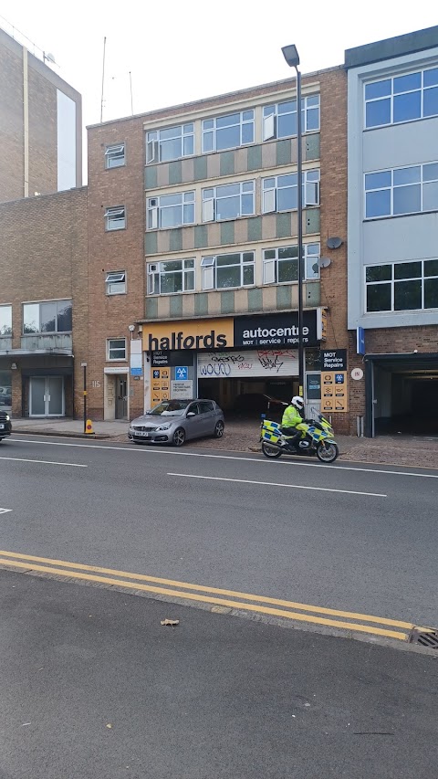 Halfords Autocentre Birmingham (Holloway Head)