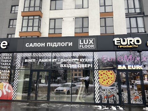 Магазин підлоги та дверей LuxFloor