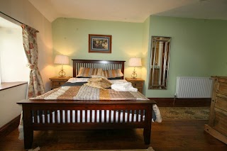 Manor Lodge Guest House - Millbrook, Cornwall