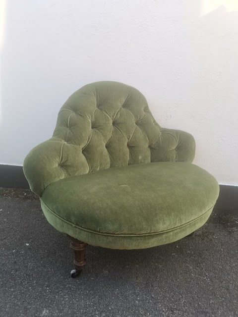 Jones and Darcy - Antiques & Upholstery