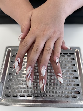 Hollywood Nails