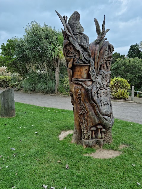 Mewsbrook Park Pedalo & Boat Hire