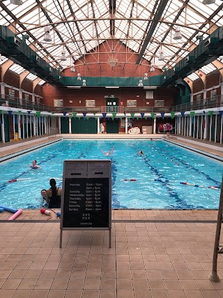 Renfrew Victory Baths