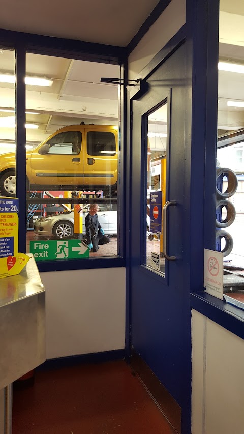 Kwik Fit - Dumbarton