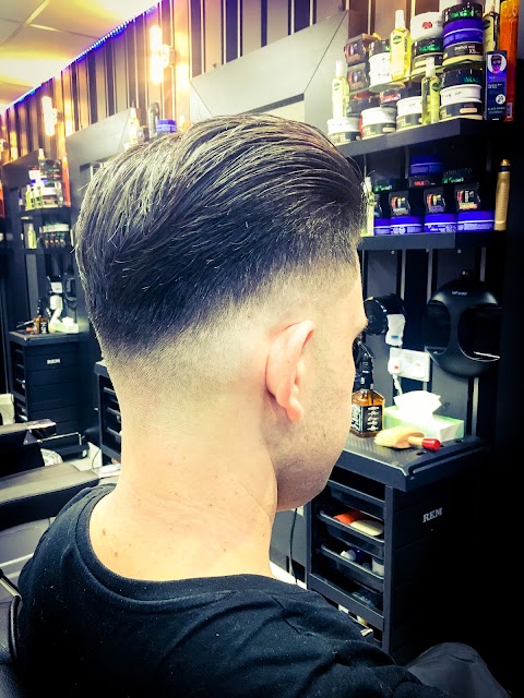 Magic Cut Barber Shop - Haircuts and Beards, Hot Towel Shave Wokingham