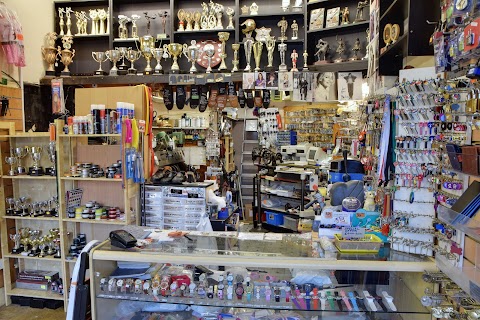 Ashtead Cobblers - Locksmiths - Engravers- Key Cutting