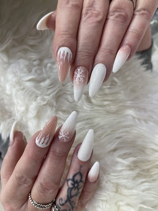 Hollywood Nails