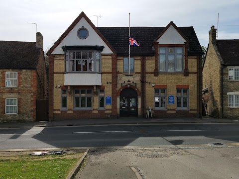 Rushden Conservative Club