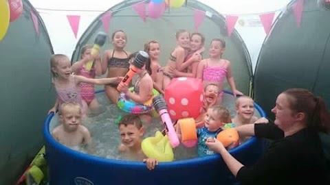 Carl’s Bouncy Castles, Hot Tubs And Inflatable Nightclub Hire In Derby Nottingham & Leicester.