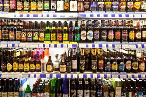 McHugh's Off-Licence (MHR)