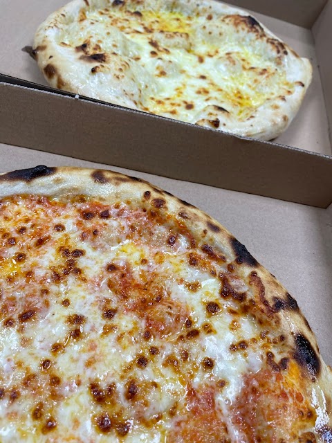 Llieno's Pizza Company