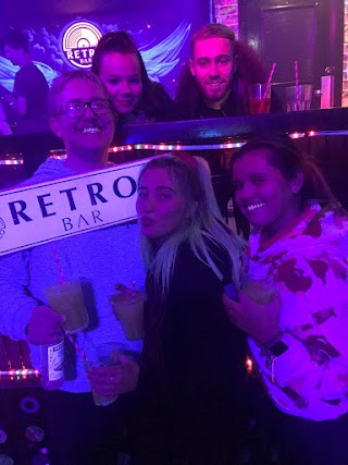 RETRO BAR