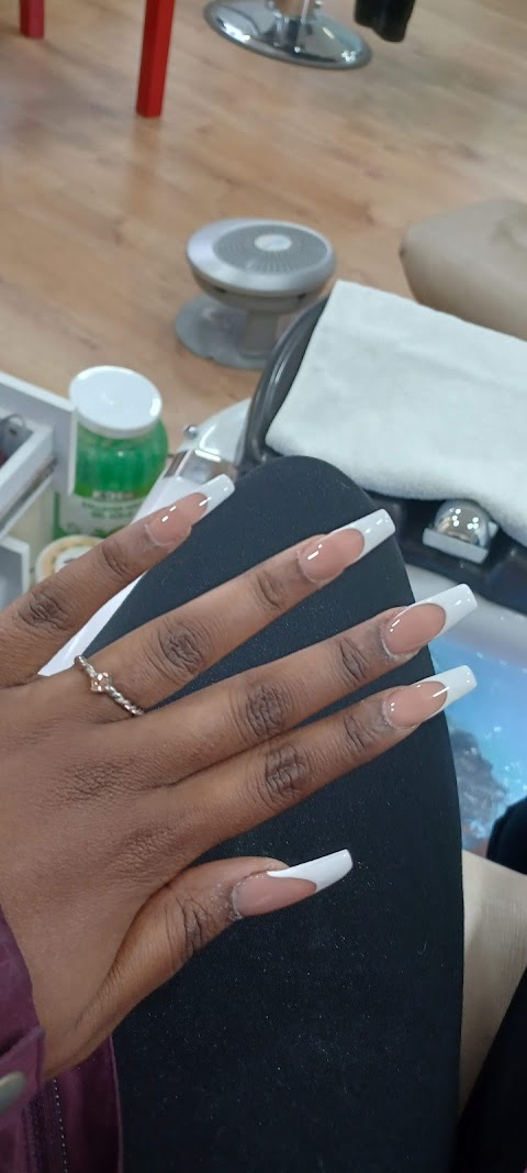 Sky Nails And Spa