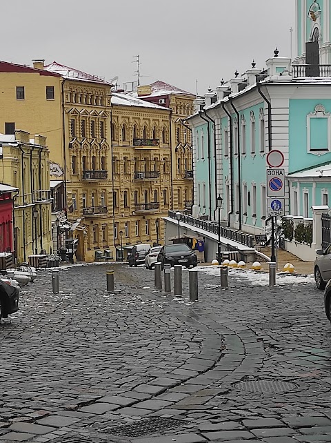 Пам'ятник За двома зайцями: Проня Прокопівна та Голохвастов