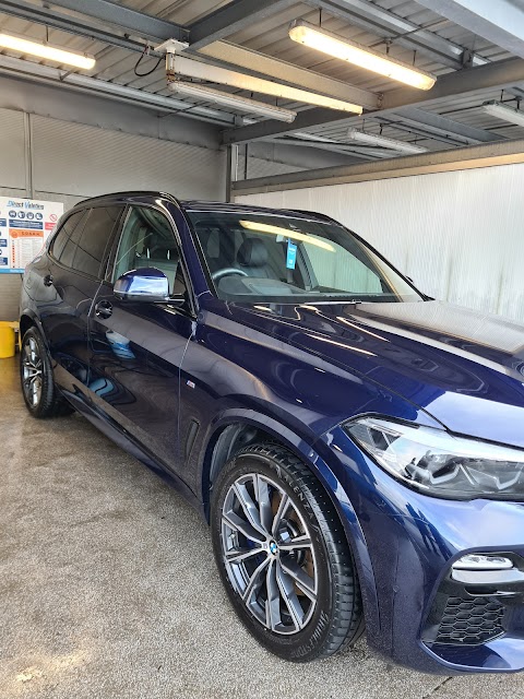 Halliwell Jones BMW and MINI Service & Bodyshop