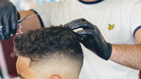 Diamond traditional barbers