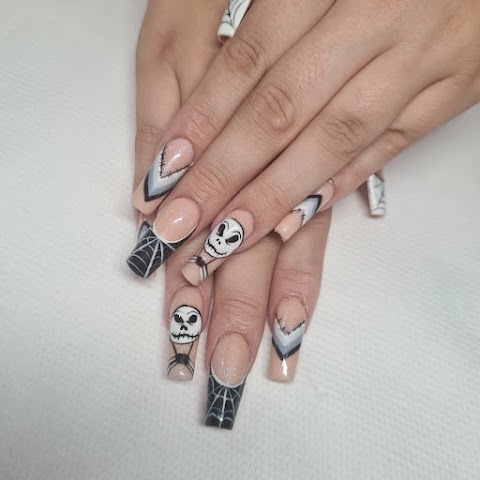 Natalie's nails & Beauty