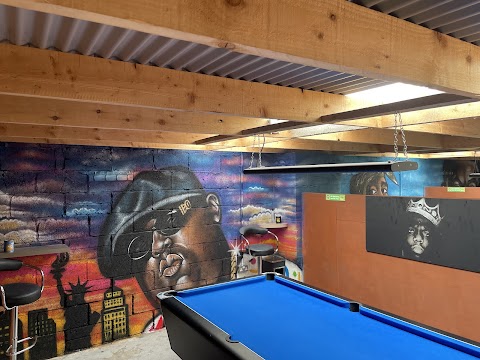 Nullys pool rooms