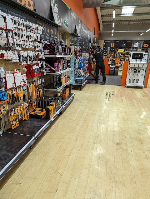 Halfords - Worksop