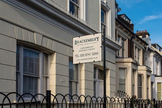 Brackenbury Clinic