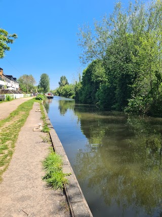 Tea Rooms Aldermaston Wharf