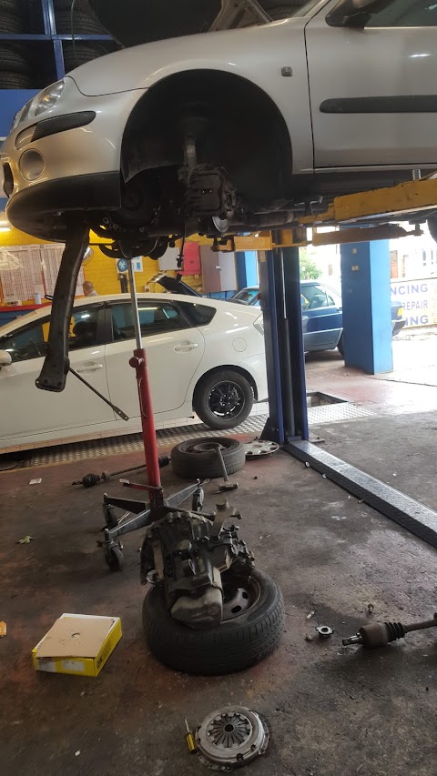 Ealing Tyres Servicing & MOT