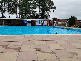 Bourne Outdoor Swimming Pool