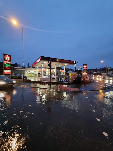 Sandpits Service Station