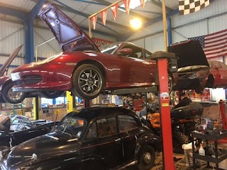 Phoenix Car Clinic - Restoration & Servicing Specialist. (V8 / Citroen SM / American Classics)