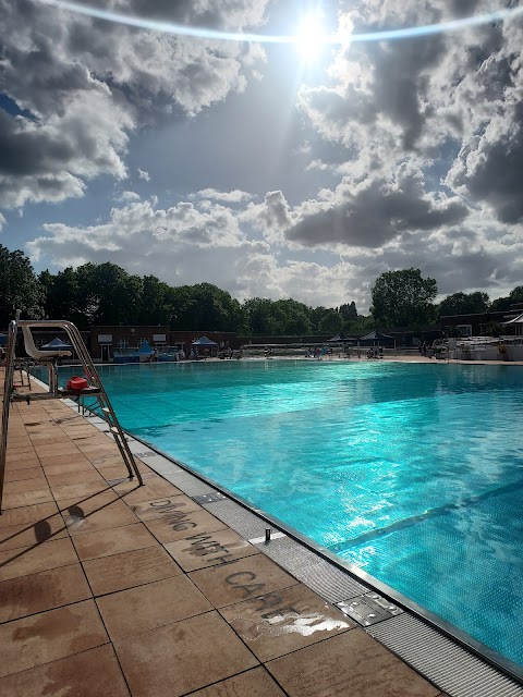 Parliament Hill Fields Lido