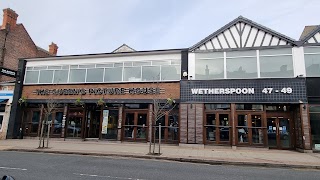 The Queen's Picture House - JD Wetherspoon