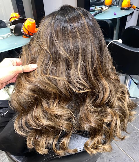 Elysia Valentina Hair Studio