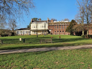 Higginson Park and Court Garden Leisure Complex