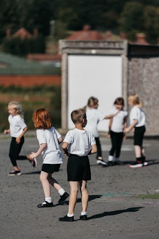 Halfpenny Lane School