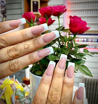 Hollywoood Nails & Spa